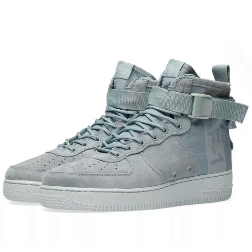 Women’s Nike SF Air Force 1 Size 10!